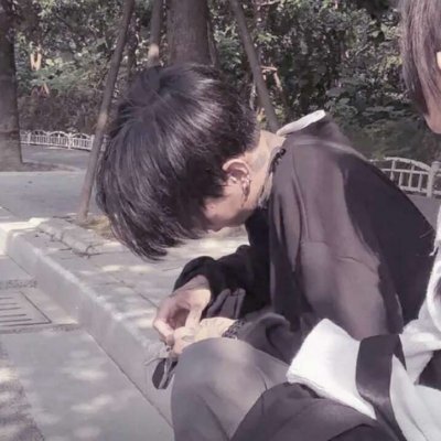 黑色jk制服圖片頭像跪地4