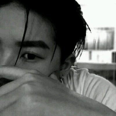 陽(yáng)光堅(jiān)持的男生頭像2